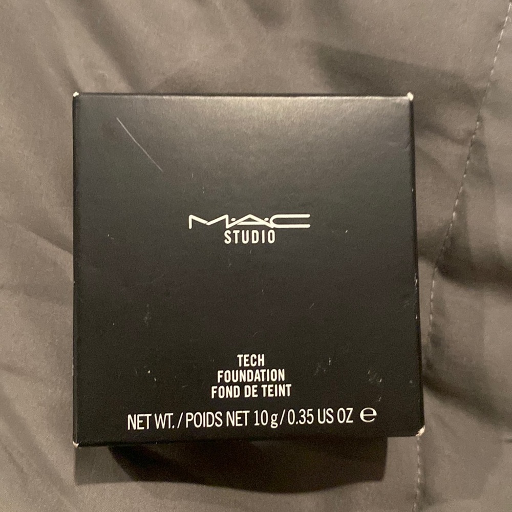 MAC Studio tech foundation NIB NW44